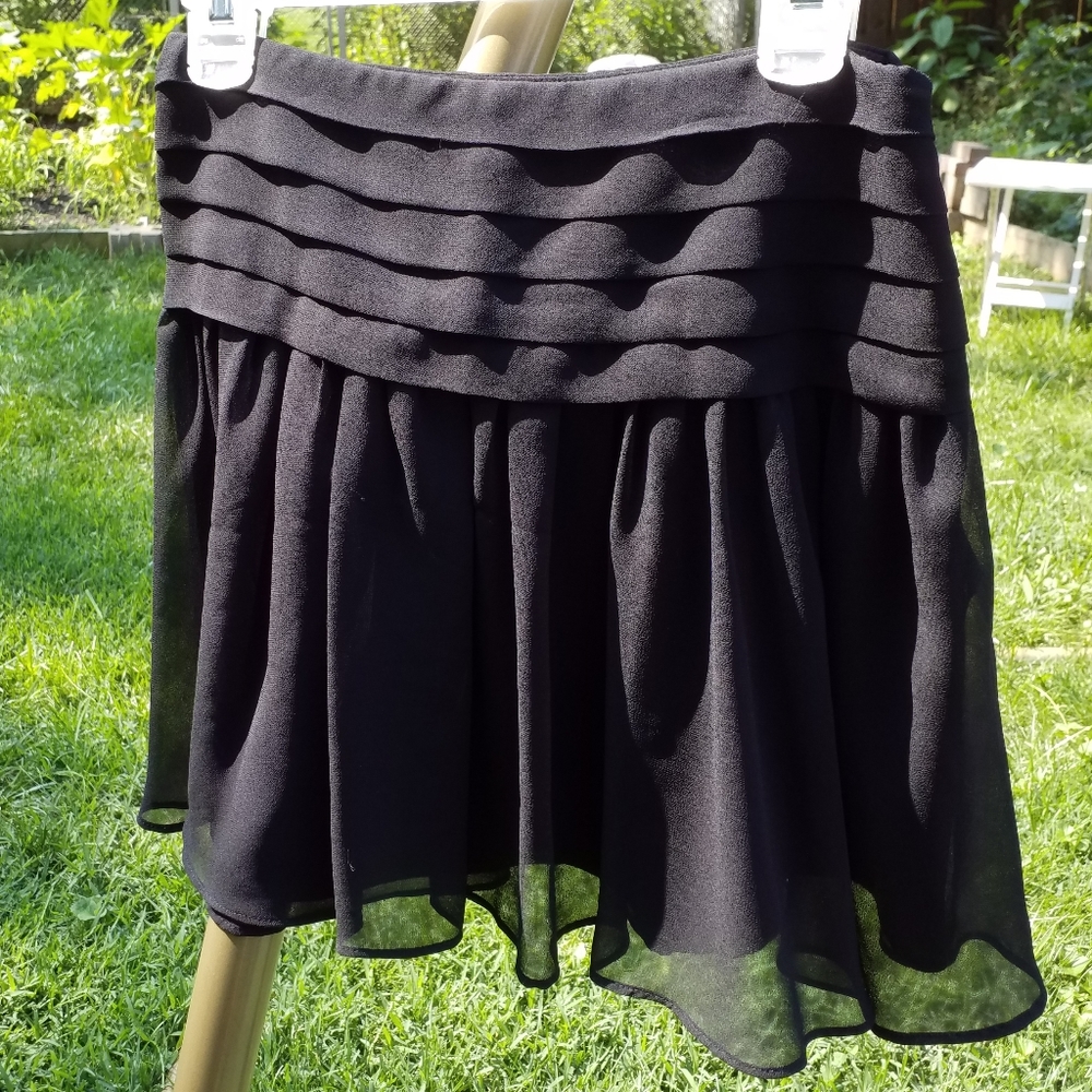 EXPRESS Design Studio Mini SKIRT Size 00 Black full Flounce lined Skirt